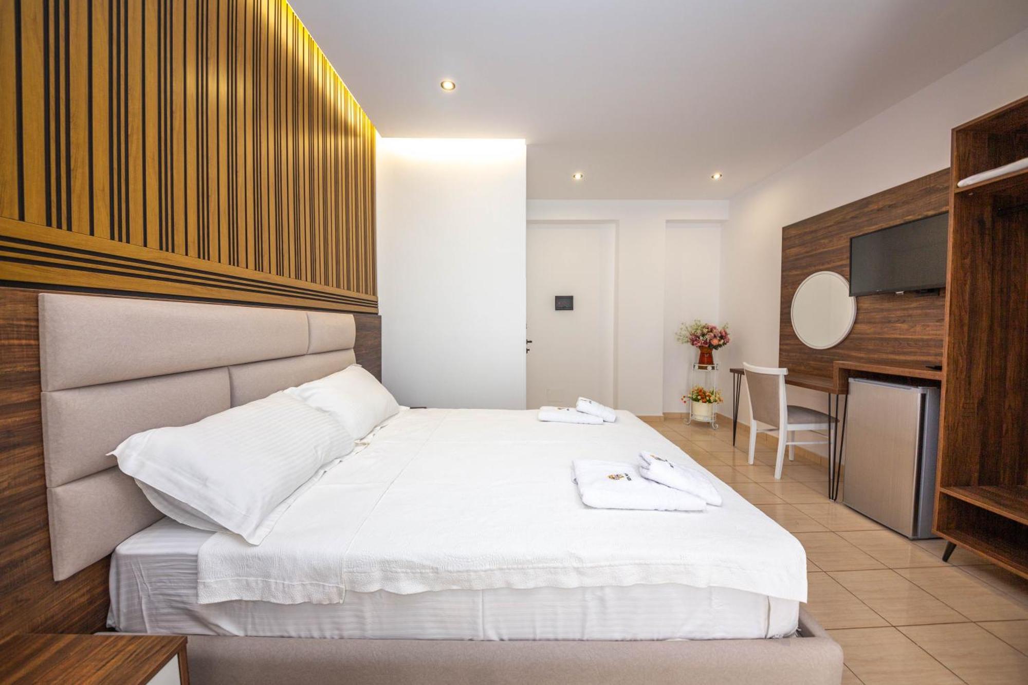 Hotel New Crystal Ksamil Exterior foto
